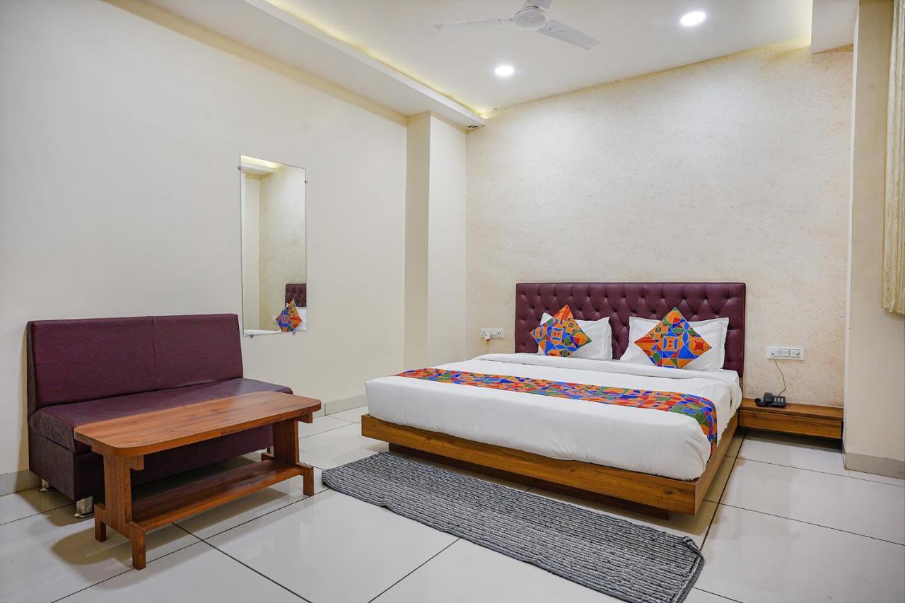 Fabhotel Sukh Vilas Indore Exterior foto