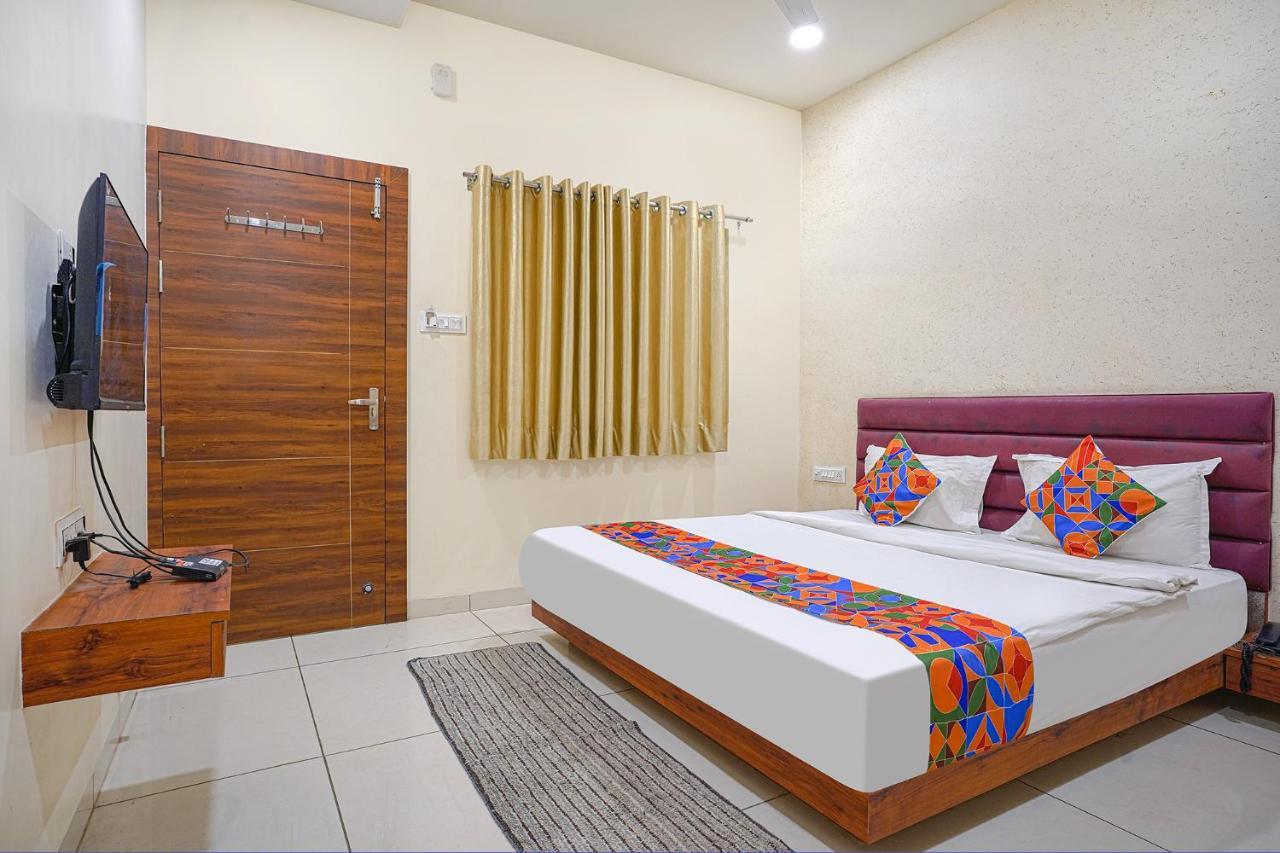 Fabhotel Sukh Vilas Indore Exterior foto